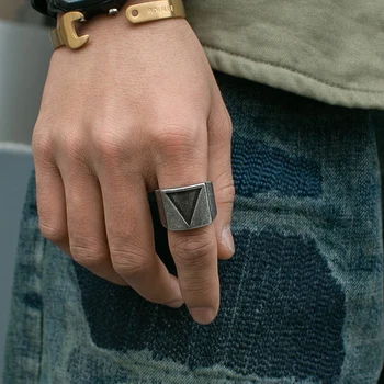 Неръждаема Стомана Viking триъгълник любовно Пръстен реколта Потребителски ретро Класически бижута пръст мъж годежен пръстен Гадже Подарък OSR067